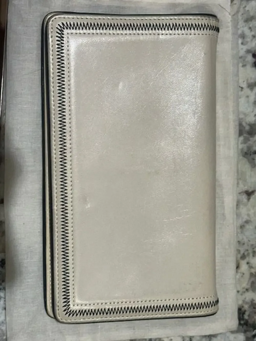 Chanel Zigzag Stitch L-Gusset Zip Wallet White Lambskin Leather GUC